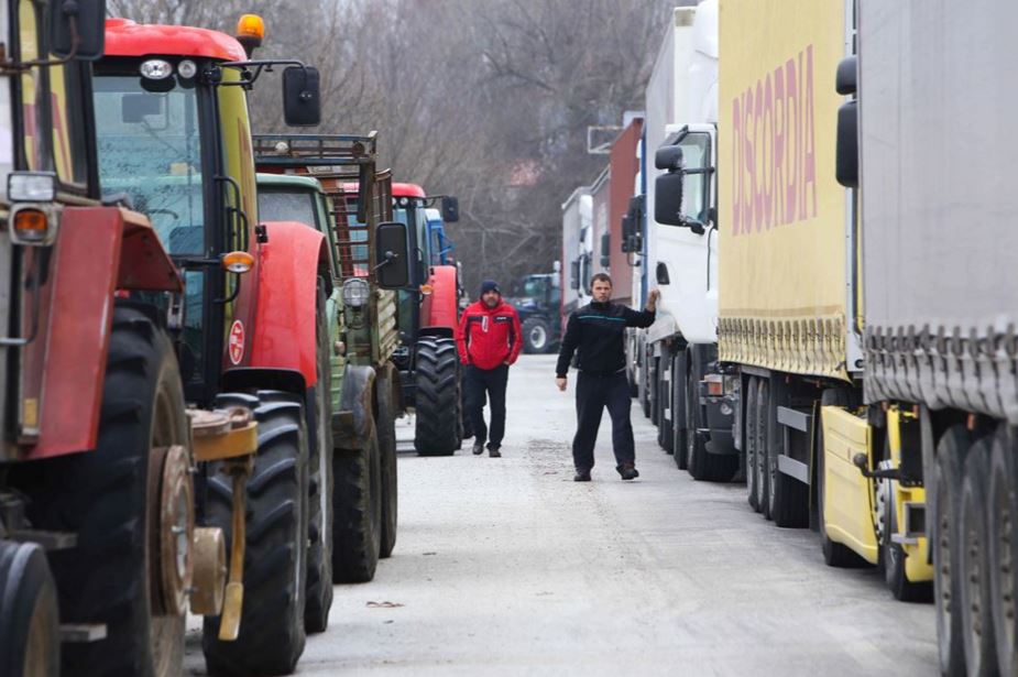 Συνεχίζεται η «ασφυξία» στα ελληνοβουλγαρικά σύνορα