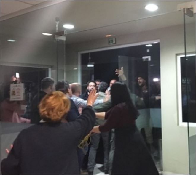 Επεισόδιο με βουλευτή του ΣΥΡΙΖΑ και αγρότες από την Κρήτη – ΒΙΝΤΕΟ