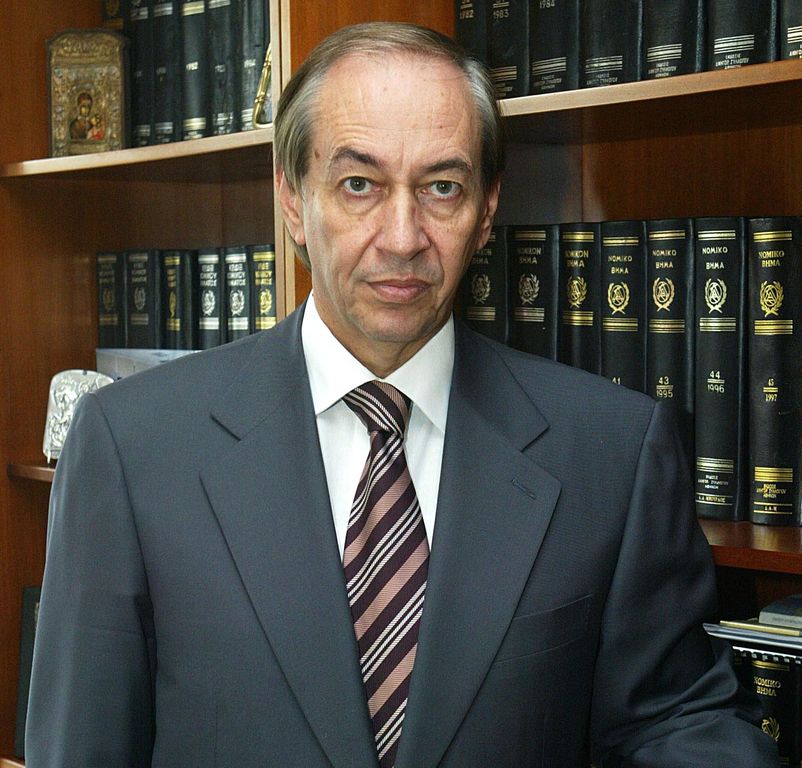 Εισβολή νεαρών στο γραφείο γνωστού εργατολόγου