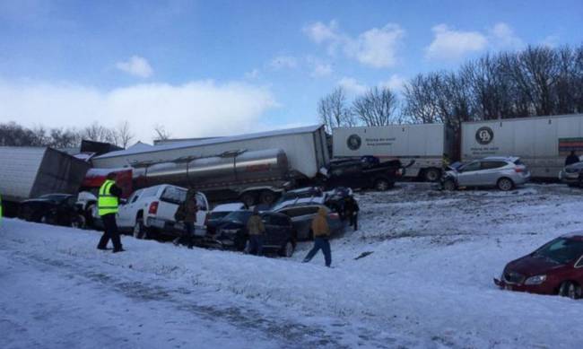 ΗΠΑ: Φονική καραμπόλα με 3 νεκρούς και 40 τραυματίες