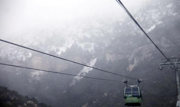 Διακοπή κυκλοφορίας στην Πάρνηθος λόγω χιονόπτωσης