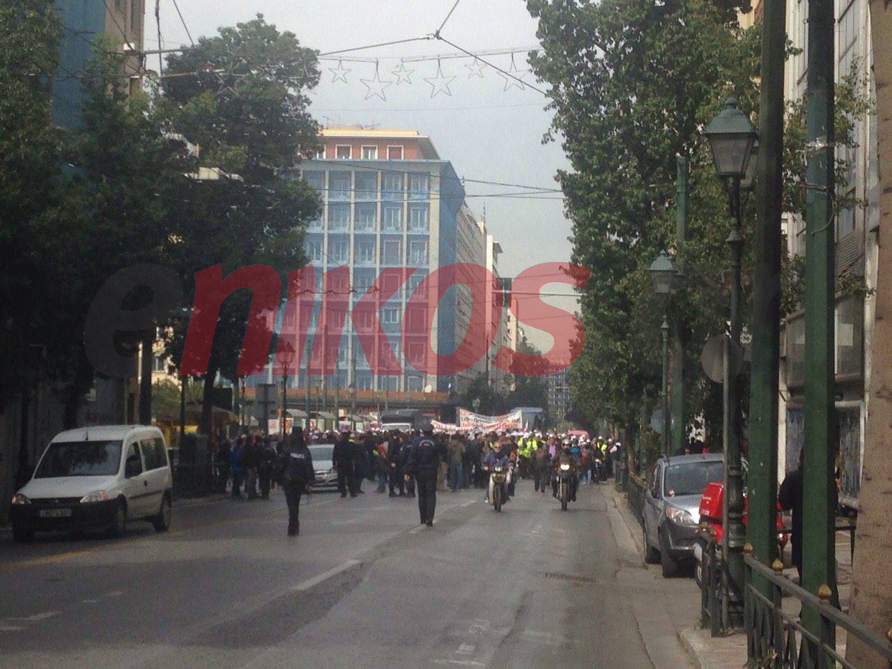 Πορεία των λιμενεργατών προς τη Βουλή – ΦΩΤΟ – ΤΩΡΑ