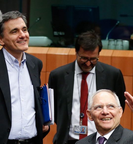Τα χαμόγελα Τσακαλώτου – Σόιμπλε πριν από το Eurogroup – ΦΩΤΟ