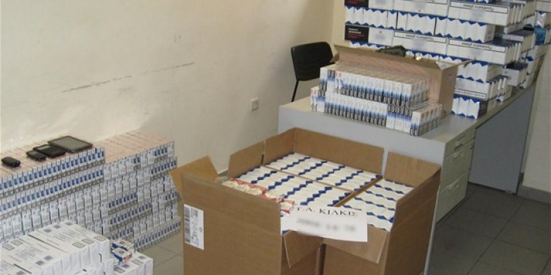 Ηγουμενίτσα: Κατάσχεση 370.740 λαθραίων πακέτων τσιγάρων και σύλληψη στελέχους της Λιμενικής Αρχής