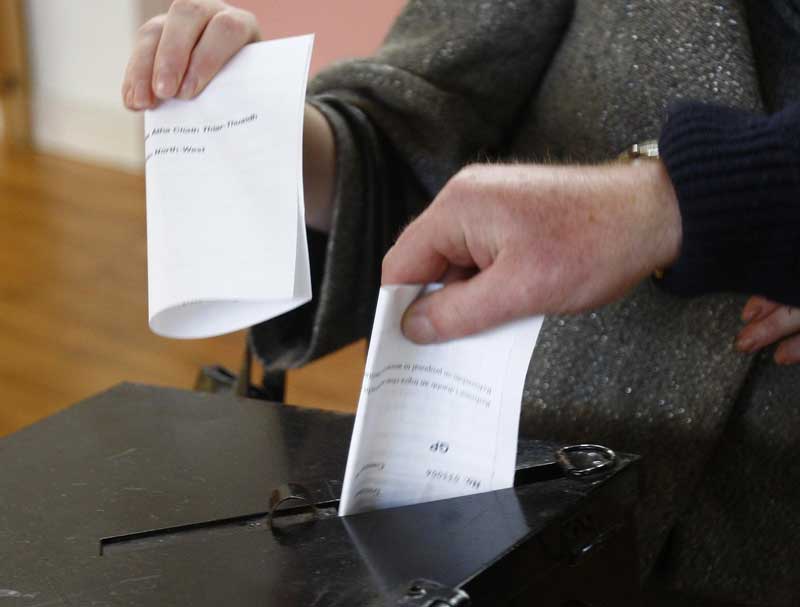Ολοταχώς προς εκλογές οδεύει η Ιρλανδία