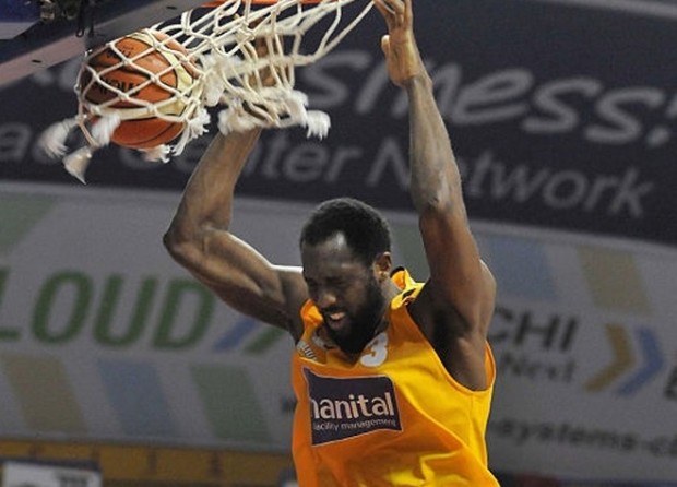 «Ερυθρόλευκο» ενδιαφέρον για Ντι Τζέι Ουάιτ