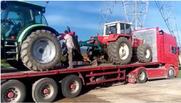 Έκρυβε στην νταλίκα δύο… τρακτέρ!