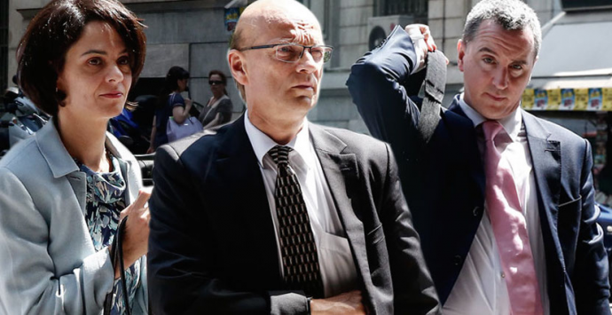 Τρόικα: Σκληρά μέτρα αν θέλετε συμφωνία