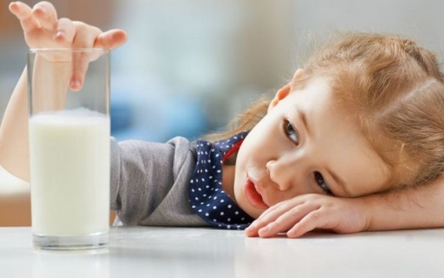 Δεν πίνει το παιδί σου γάλα; Να τι πρέπει να κάνεις