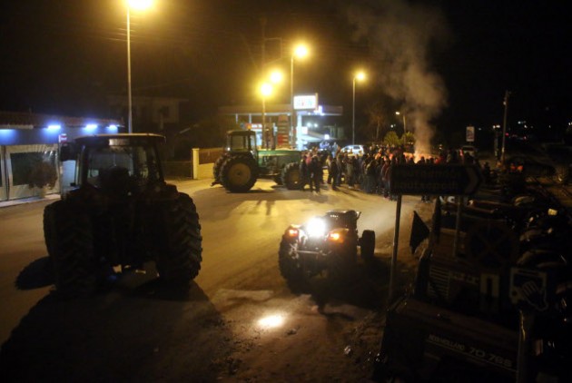 Ένταση ανάμεσα σε αγρότες και εκπρόσωπο βουλευτή του ΣΥΡΙΖΑ – ΒΙΝΤΕΟ