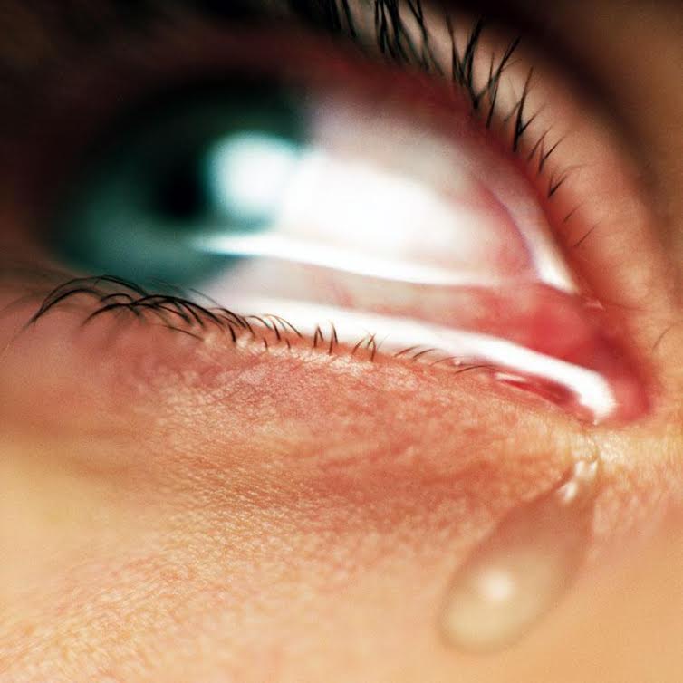 Δακρυσμένα μάτια και πεσμένα βλέφαρα: Τι φταίει και πώς αντιμετωπίζεται