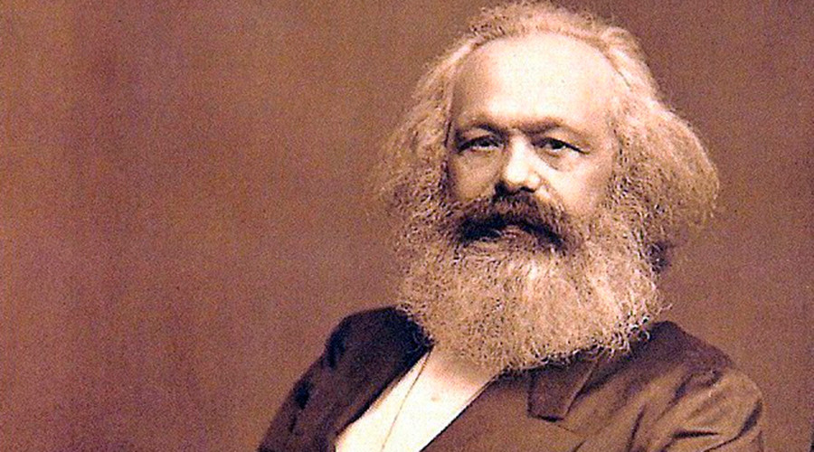 Υποστηρικτές της Χίλαρι Κλίντον ψηφίζουν για αντιπρόεδρο τον… Καρλ Μαρξ – ΒΙΝΤΕΟ