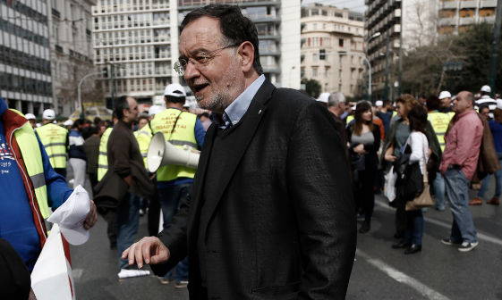 Ο Λαφαζάνης στη διαμαρτυρία των λιμενεργατών – ΦΩΤΟ