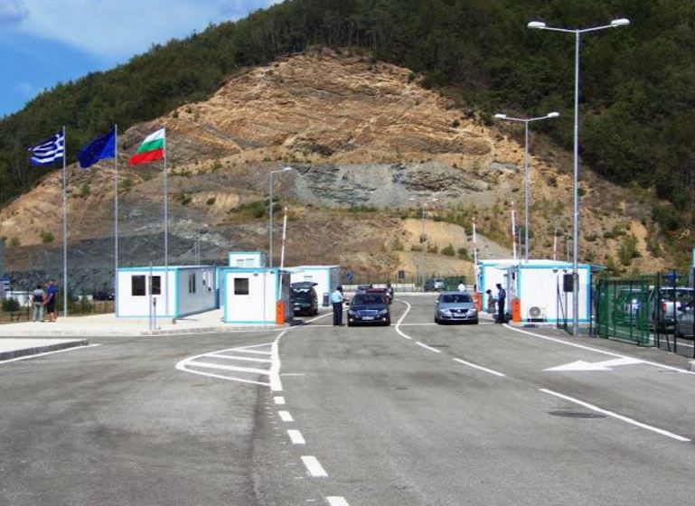 Κλείνουν το τελωνείο της Νυμφαίας οι αγρότες