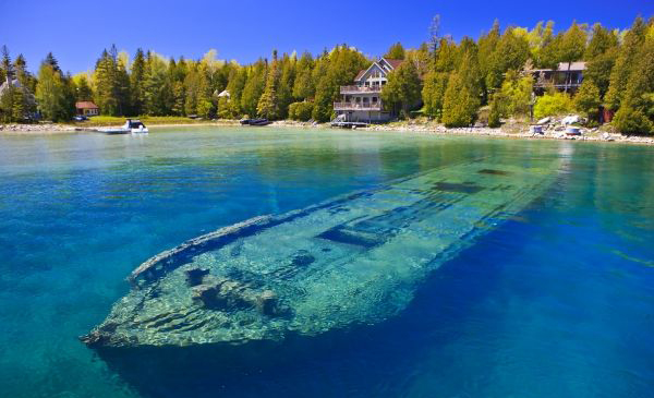 Η λίμνη με τα 22 ναυάγια – ΦΩΤΟ