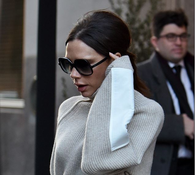 Η Βικτόρια Μπέκαμ αποχωρίστηκε… τις γόβες της – ΦΩΤΟ