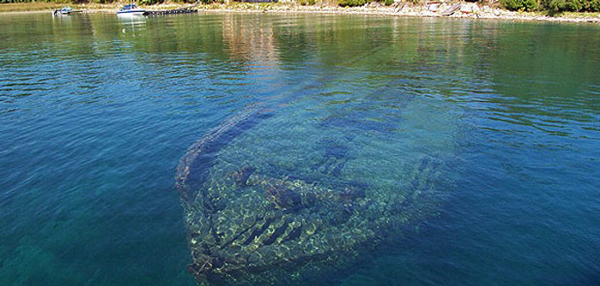 perierga.gr - Η λίμνη με τα 22 ναυάγια! perierga.gr - Η λίμνη με τα 22 ναυάγια!