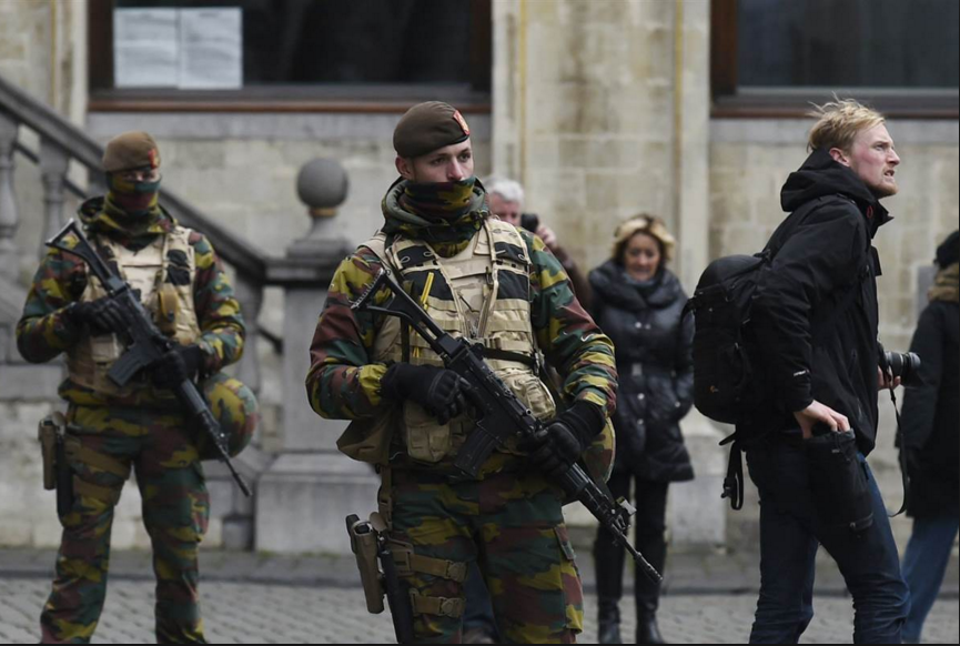 Ο βελγικός στρατός στους δρόμους των Βρυξελλών