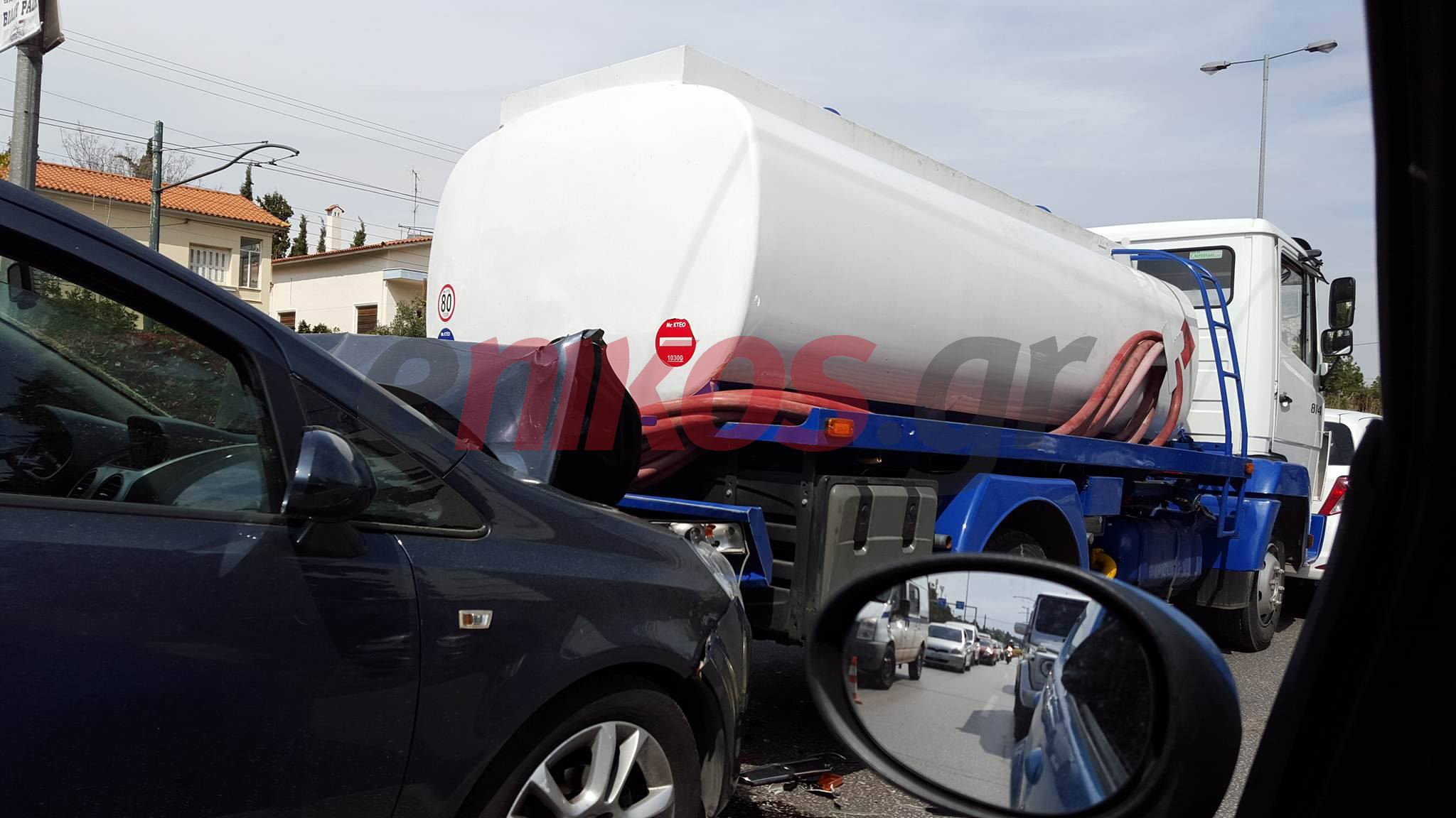 Τροχαίο ατύχημα ΙΧ με βυτιοφόρο στην Κηφισίας – ΦΩΤΟ