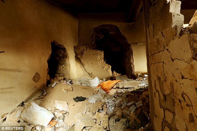 Τούνελ του ISIS ανακαλύφθηκαν κάτω από την πόλη Σιντζάρ – ΦΩΤΟ
