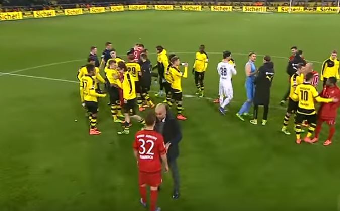 Τα «ιδιαίτερα» του Γκουαρδιόλα σε παίκτη του μετά από το τέλος του αγώνα – ΒΙΝΤΕΟ