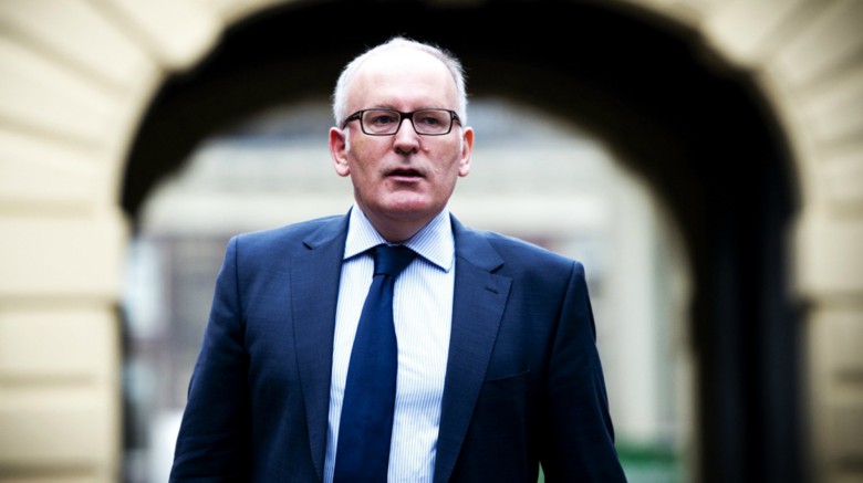 Τίμερμανς: H Ελλάδα έχει αδυναμίες στη φύλαξη των συνόρων