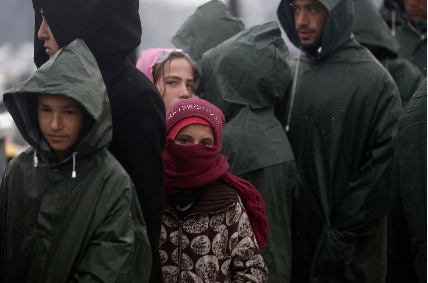 14 πούλμαν με πρόσφυγες αναχώρησαν από τον Πειραιά για χώρους φιλοξενίας