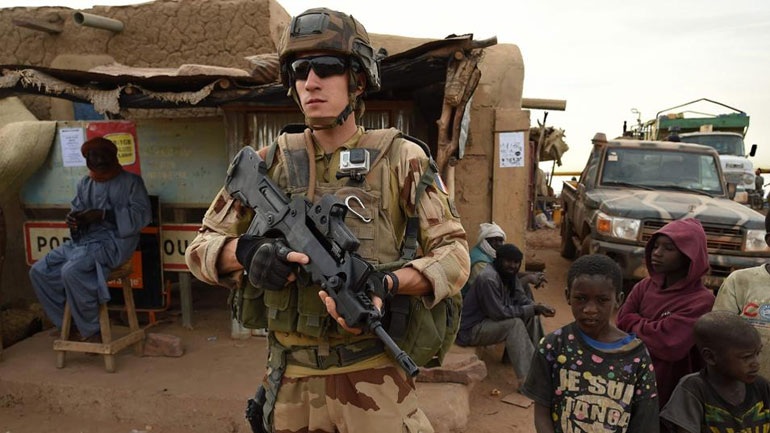 Μάλι: Νεκρός ένας ένοπλος της επίθεσης στη στρατιωτική βάση