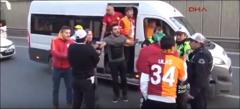 Τρόμος στην Κωνσταντινούπολη – Αναβλήθηκε το ντέρμπι Φενερμπαχτσέ – Γαλατασαράι – ΒΙΝΤΕΟ