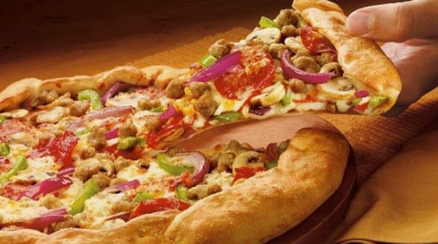 Έσπασε το δόντι της τρώγοντας… πίτσα