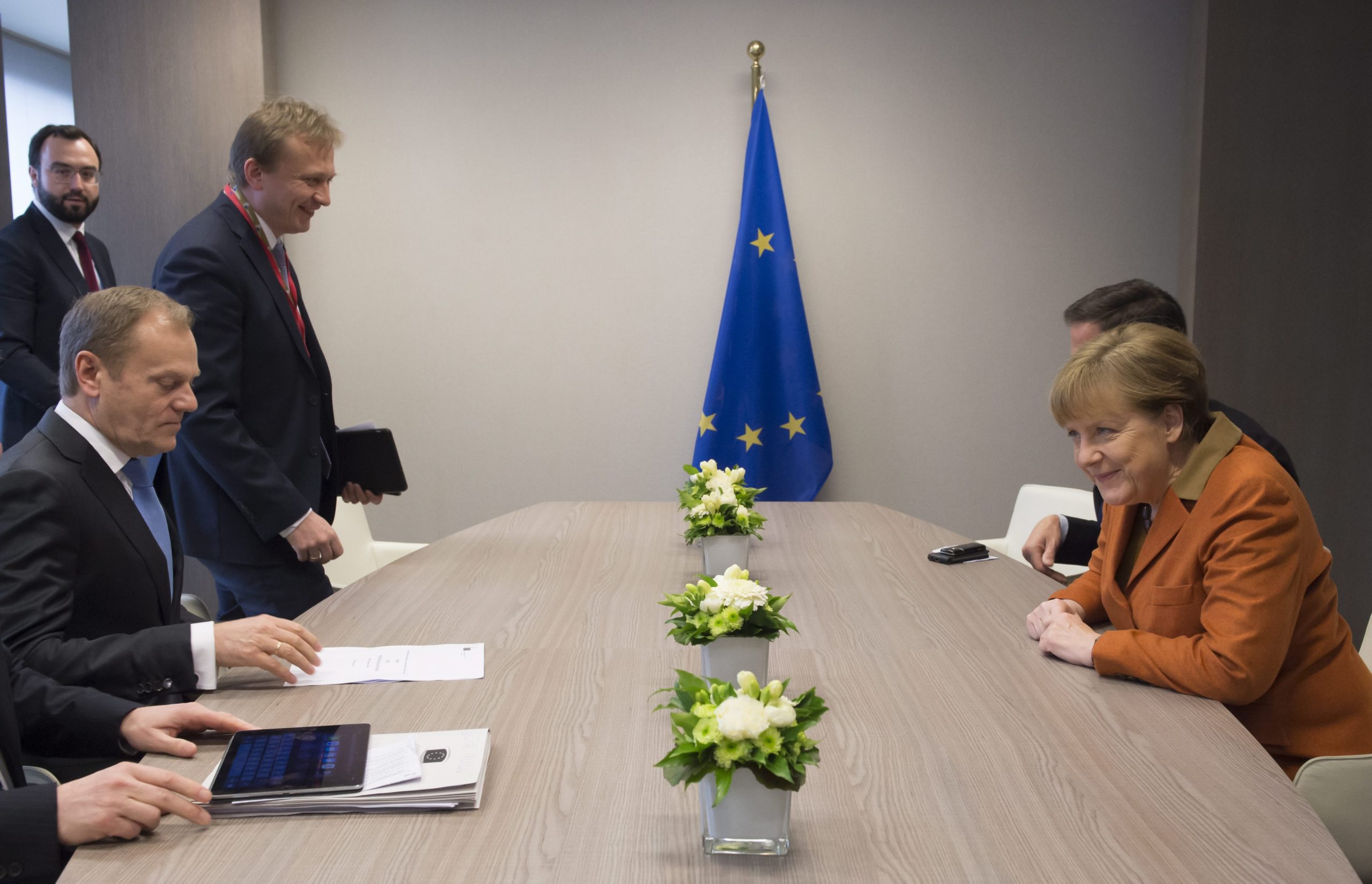 Τα χαμόγελα Μέρκελ-Τουσκ στη Σύνοδο Κορυφής – ΦΩΤΟ