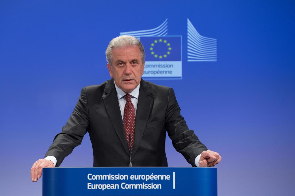 Αβραμόπουλος: Η Ευρώπη αναζητά νόμιμους δρόμους των προσφύγων