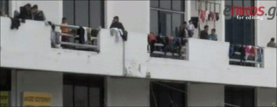 Μια μικρή πόλη προσφύγων στο Ελληνικό – ΒΙΝΤΕΟ