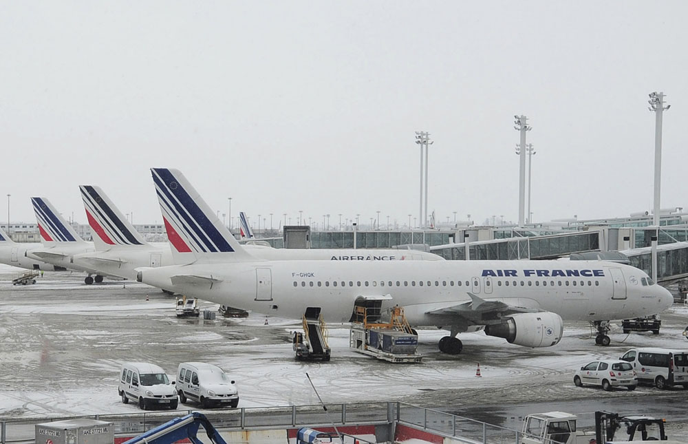 Ενισχύθηκαν τα μέτρα ασφαλείας στο αεροδρόμιο Ρουασί του Παρισιού
