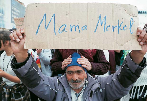 «Μama Μerkel» από τους πρόσφυγες – ΦΩΤΟ