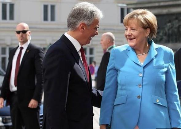 Να στηρίξει το κλείσιμο της διαδρομής των Βαλκανίων ζητά από την Μέρκελ ο Φάιμαν