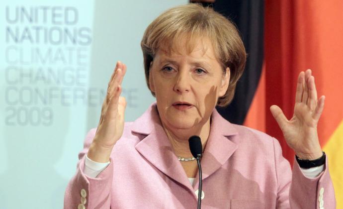 Η Μέρκελ υπεραμύνεται της πολιτικής της στην κρίση των προσφύγων