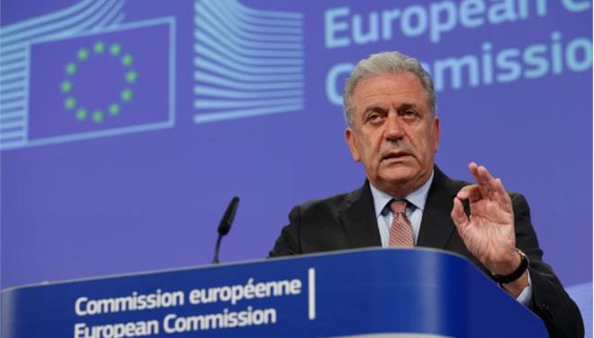 Συνάντηση του Αβραμόπουλου με τον Ύπατο Αρμοστή του ΟΗΕ για τους πρόσφυγες