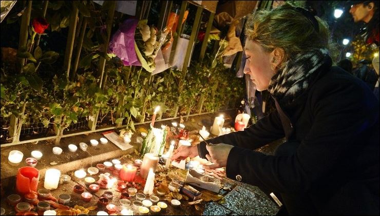 Ο Ολάντ συνάντησε συγγενείς θυμάτων των επιθέσεων της 13ης Νοεμβρίου