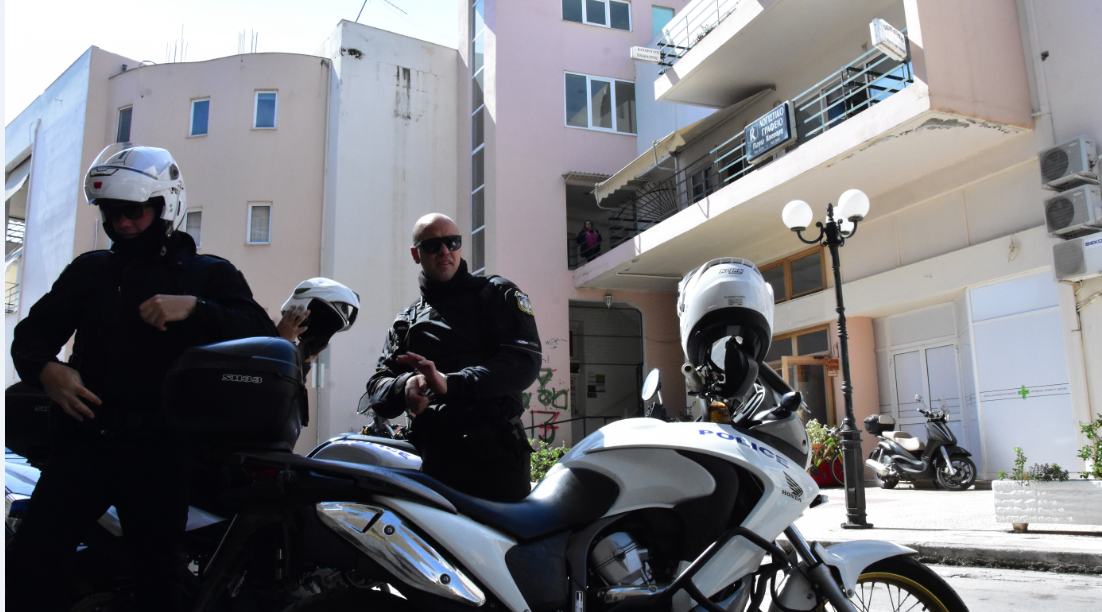 Ισχυρή έκρηξη σε πολυκατοικία στο Ναύπλιο – ΦΩΤΟ