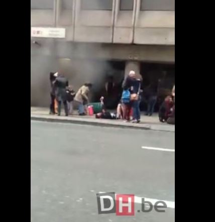 Δευτερόλεπτα μετά την έκρηξη στο σταθμό του μετρό Μάαλμπεκ στις Βρυξέλλες