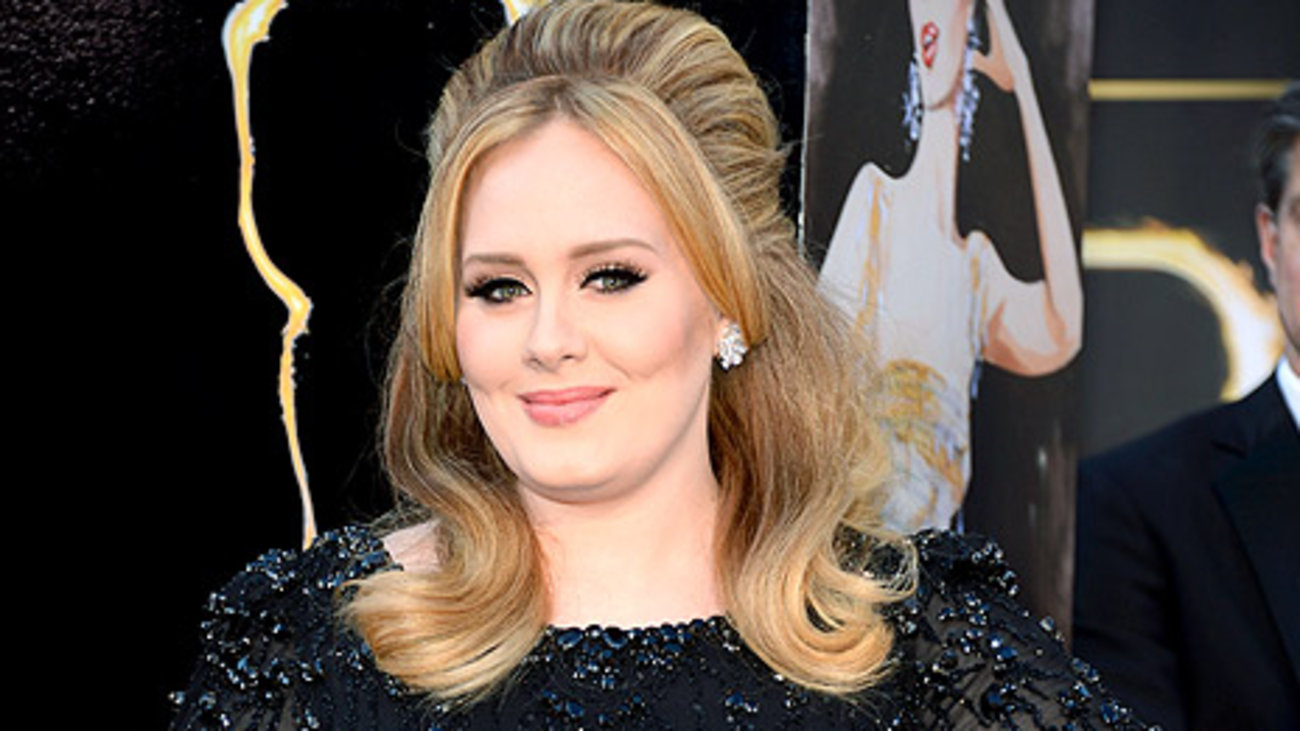 Η Αντέλ ξεσπά σε κλάματα για τον γιο της – BINTEO