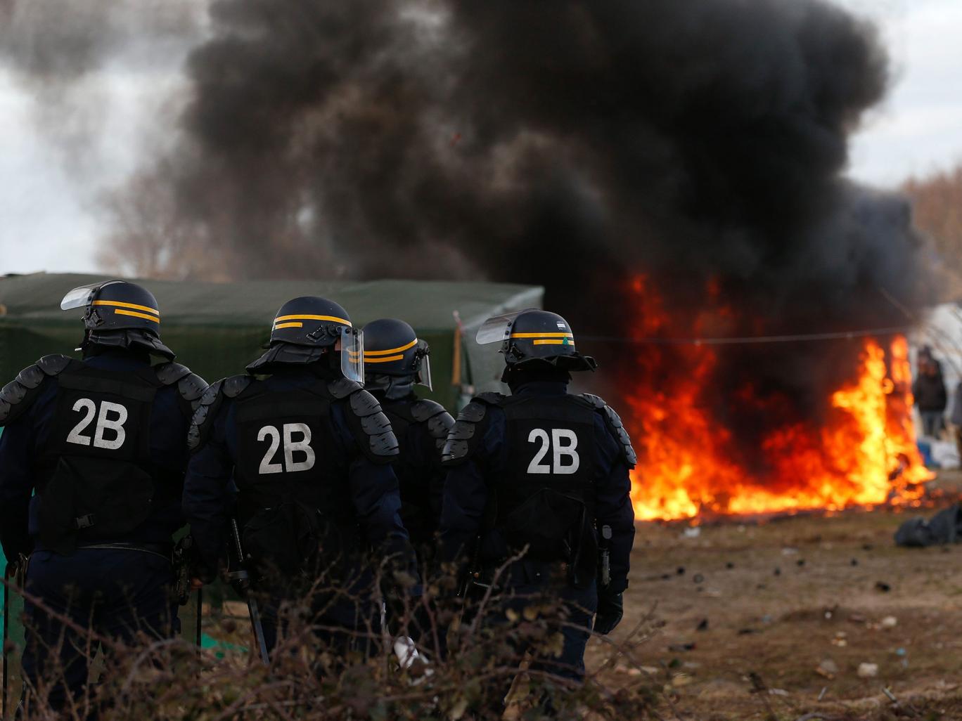 Γαλλία: Πέντε συλλήψεις με την κατηγορία των επιθέσεων εναντίον προσφύγων στο Καλαί