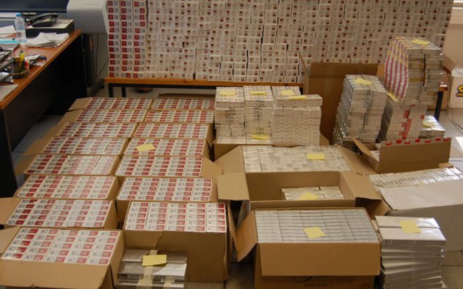 Κι άλλος αξιωματικός του Λιμενικού συνελήφθη για λαθραία τσιγάρα