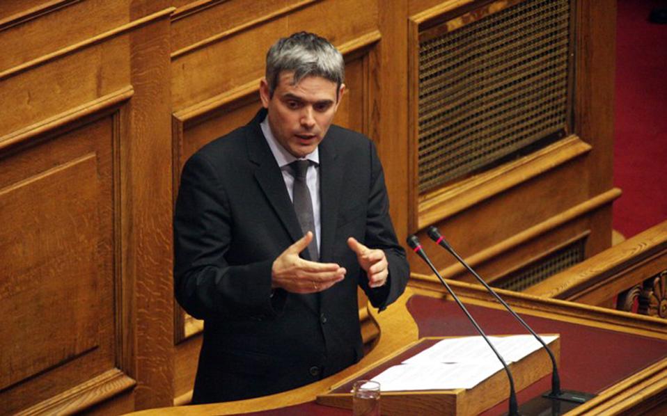 Καραγκούνης: Είμαστε εδώ για να βοηθήσουμε στη διαχείριση του προσφυγικού