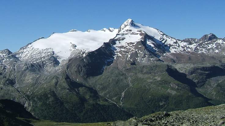 Χιονοστιβάδα καταπλάκωσε σκιέρ στη βόρεια Ιταλία