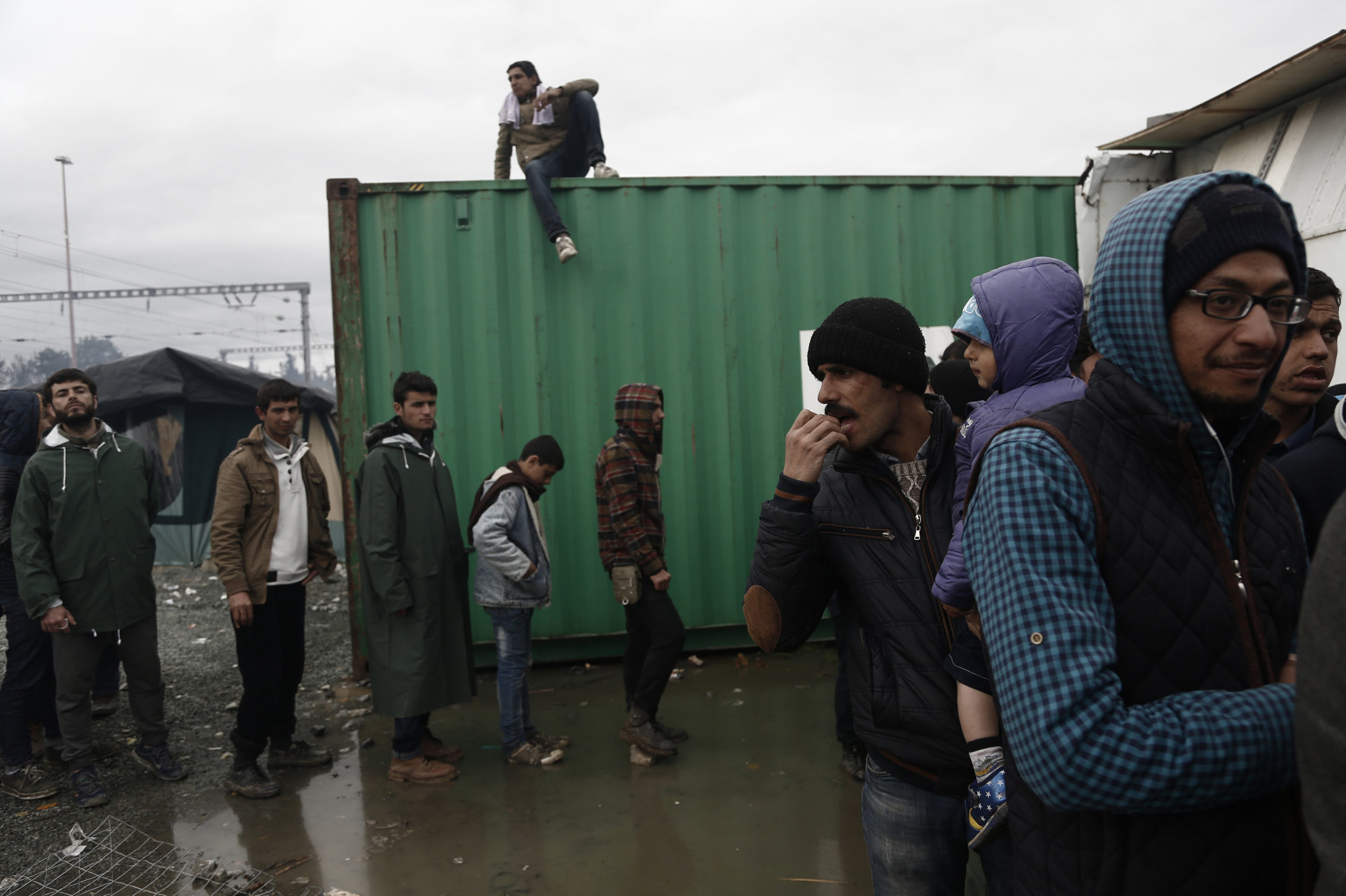 Αυτό είναι το φέιγ-βολάν που διανέμεται στους πρόσφυγες – ΦΩΤΟ