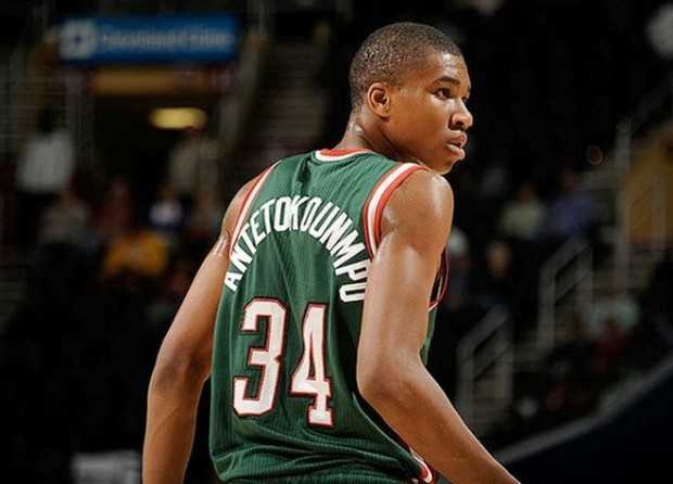 Στο Top 5 των καλύτερων φόργουορντ του NBA ο Αντετοκούνμπο