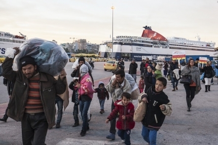 Ακόμα 515 μετανάστες και πρόσφυγες στον Πειραιά