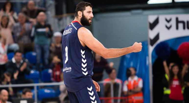 Παίζει με Ολυμπιακό ο Μπουρούσης